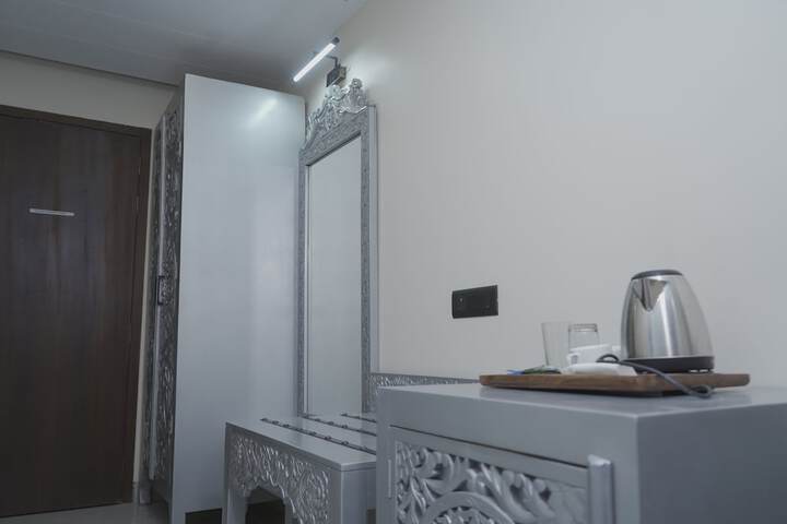 Room 15 of 136