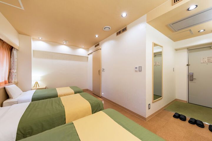 Room 11 of 52