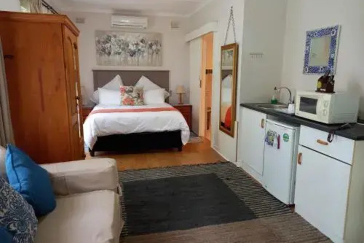 Room 5 of 17