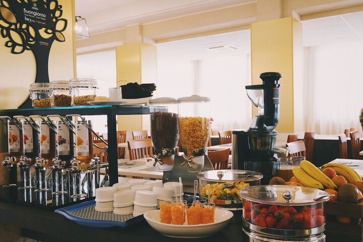 Breakfast/Coffee Service 51 of 75