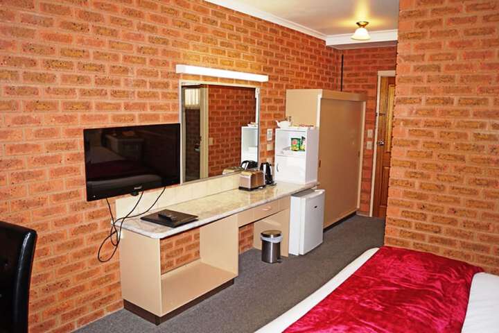 Room 5 of 40
