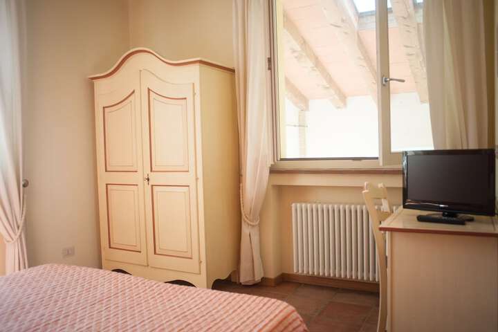 Room 7 of 31