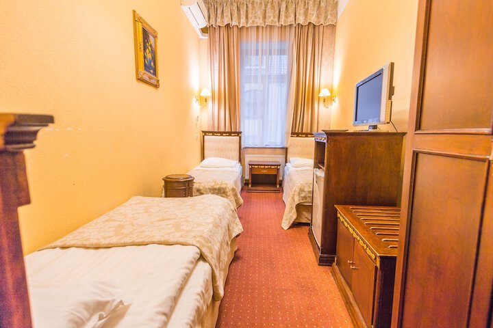 Room 27 of 131