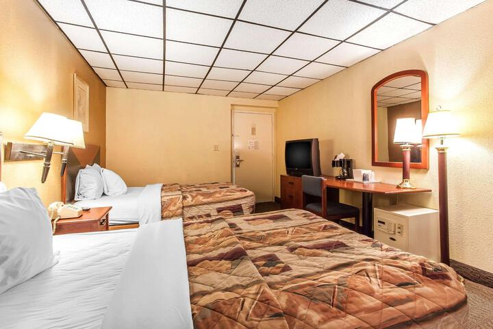 2 Double Beds (5 of 15)