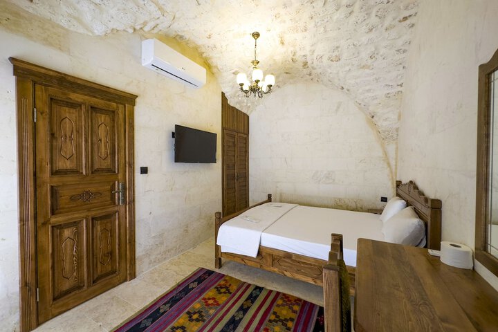 Room 26 of 82