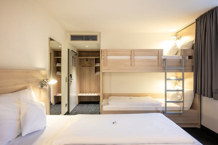 Room 19 of 59