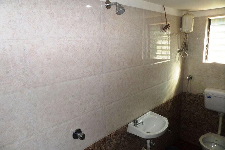 Room 12 of 18