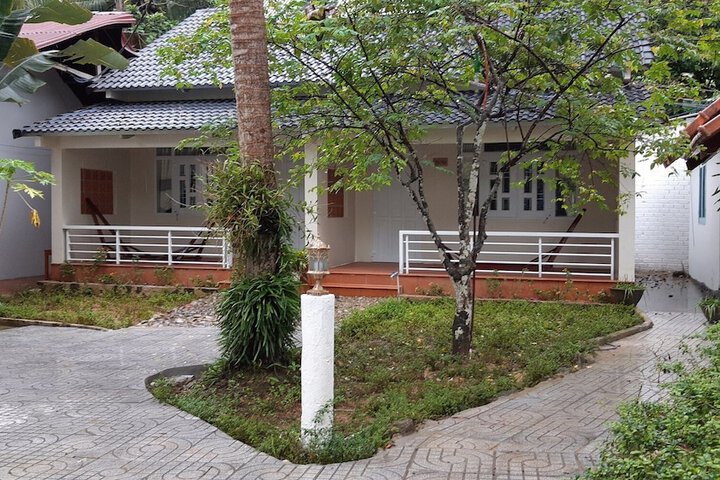 Hotel Exterior 52 of 59