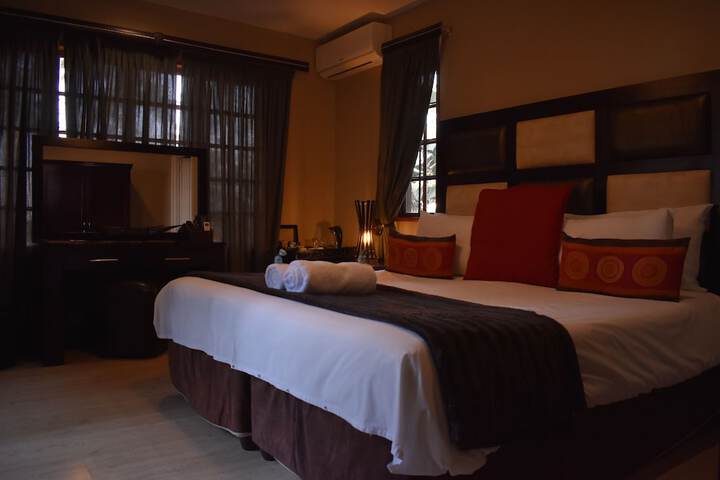 Room 13 of 90