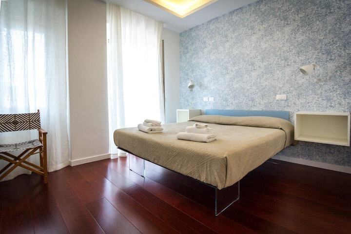 Room 12 of 36