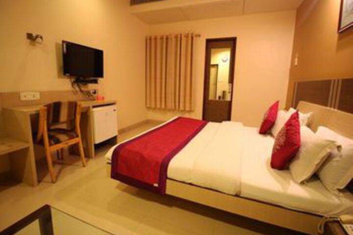 Room 8 of 28