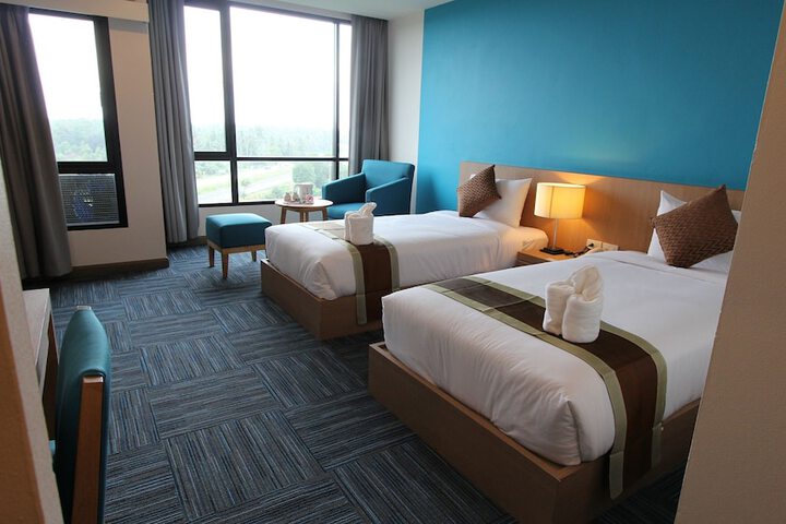 Room 8 of 74