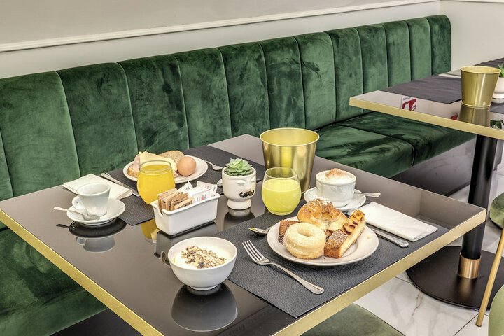 Breakfast/Coffee Service 47 of 54
