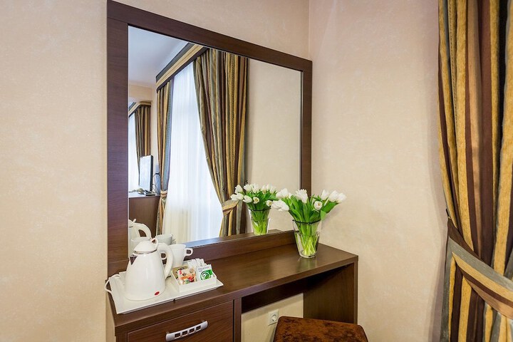 Room 41 of 85