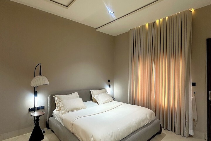 Room 8 of 28