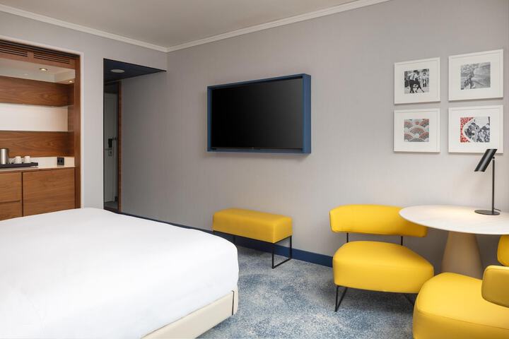 Room 44 of 119
