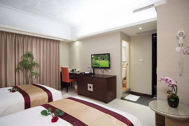 Room 4 of 24