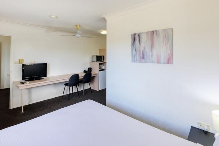 Room 28 of 69