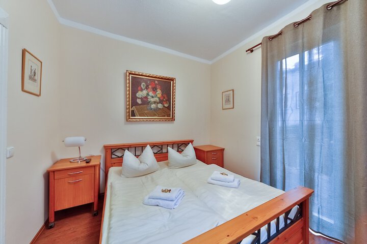 Room 4 of 131