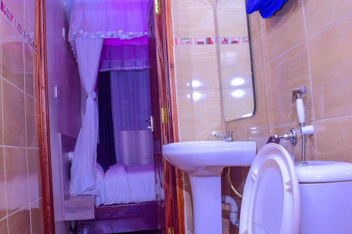Room 5 of 20