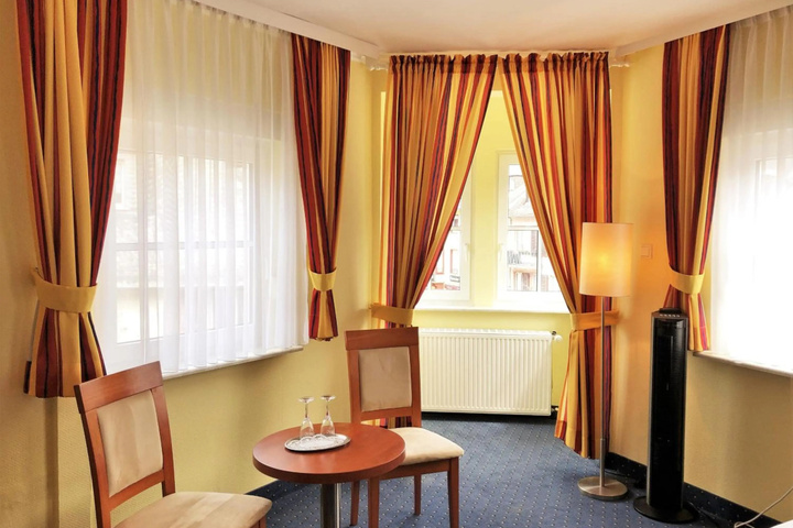 Room 7 of 38