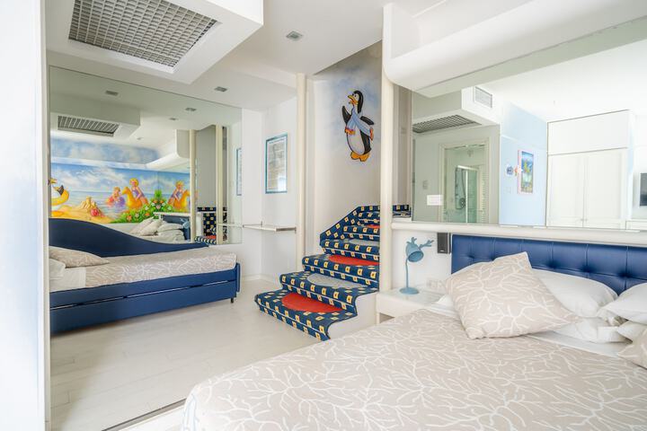 Room 35 of 172