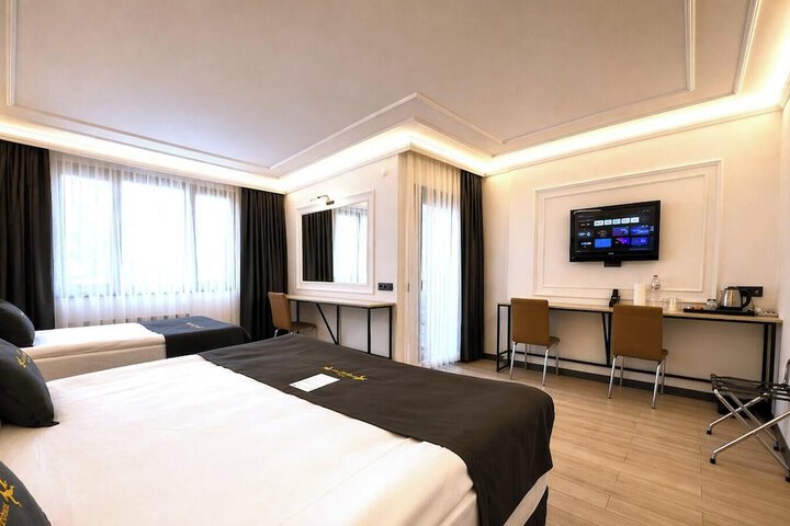 Room 32 of 74