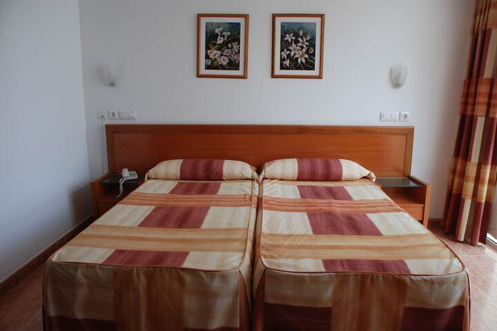Room 11 of 35