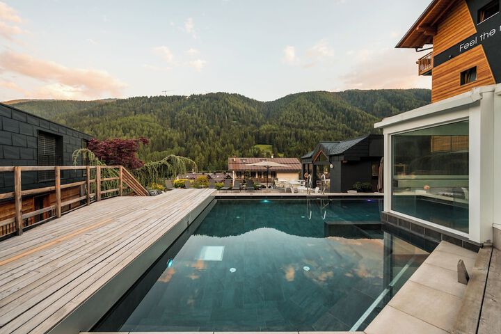 Pool 137 of 192