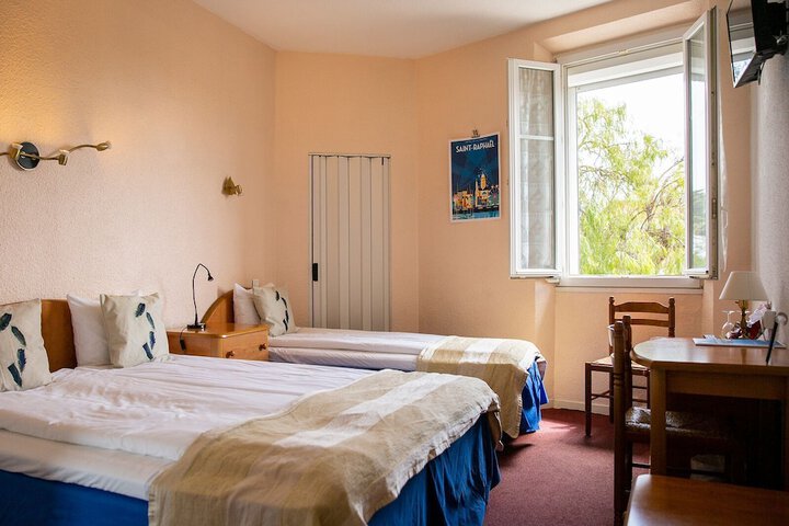 Room 15 of 46