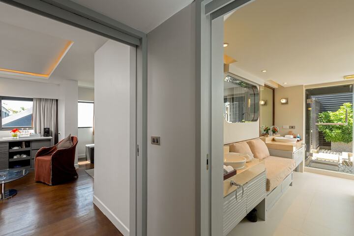 Room 10 of 50