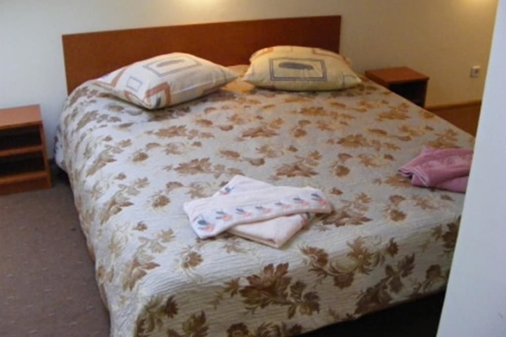 Room 5 of 27