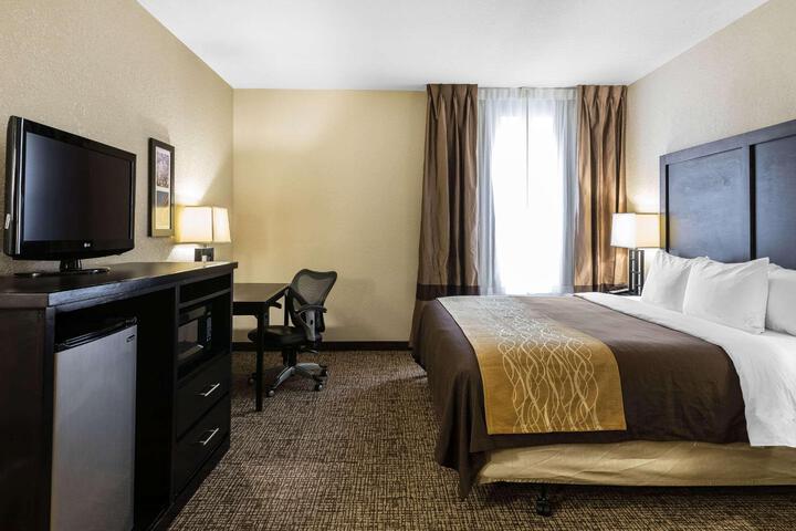 1 King Bed (3 of 13)