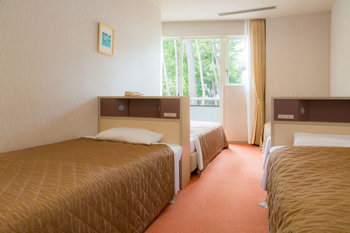 Room 4 of 61