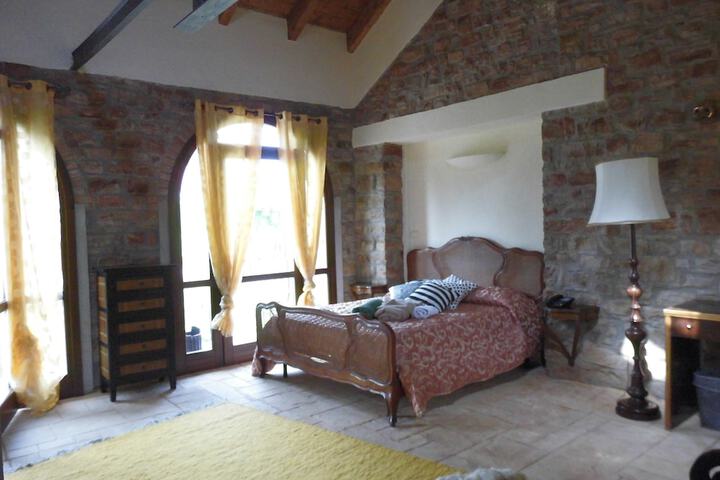 Room 4 of 50
