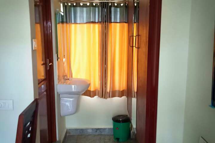 Room 21 of 33