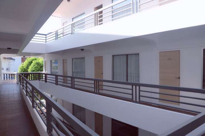 Ballroom/Hall 18 of 20