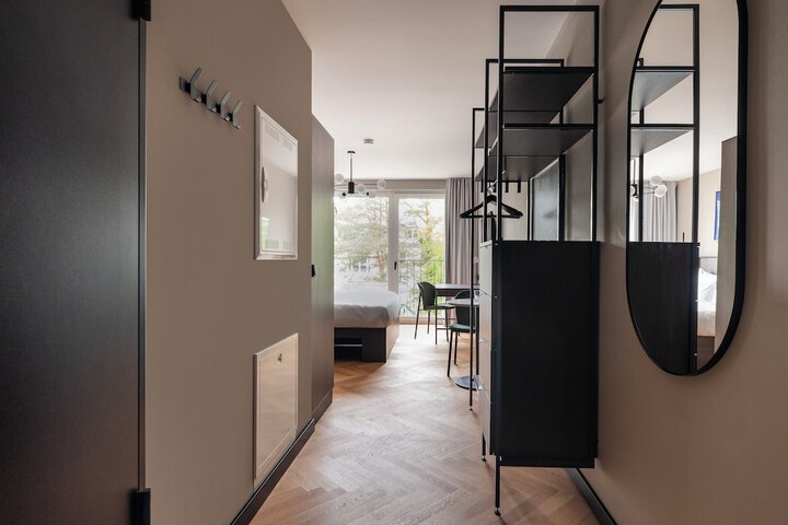 Room 15 of 60