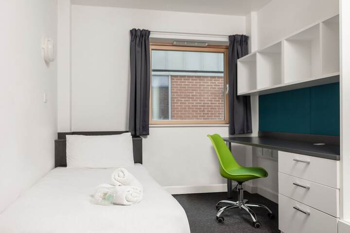 Room 2 of 13