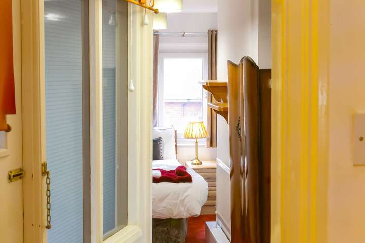 Room 78 of 174