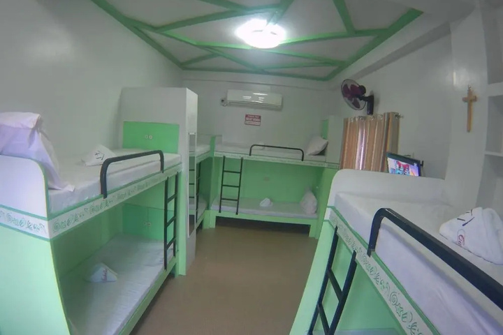 Room 10 of 11