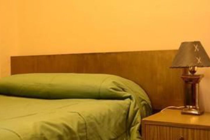 Room 16 of 18