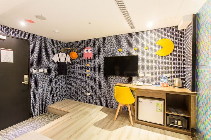 Room 17 of 35