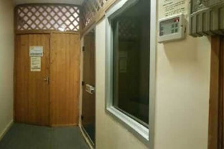 Room 23 of 48