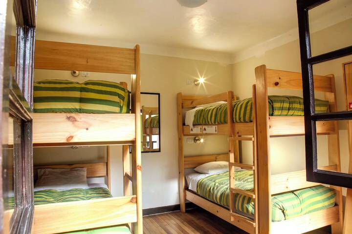 Room 21 of 34