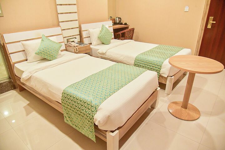 Room 4 of 39