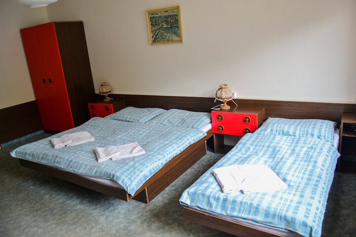 Room 26 of 77