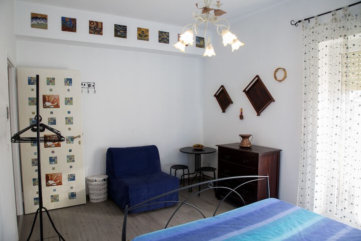 Room 12 of 24