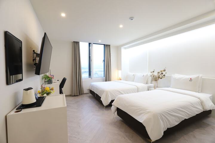 Room 52 of 87