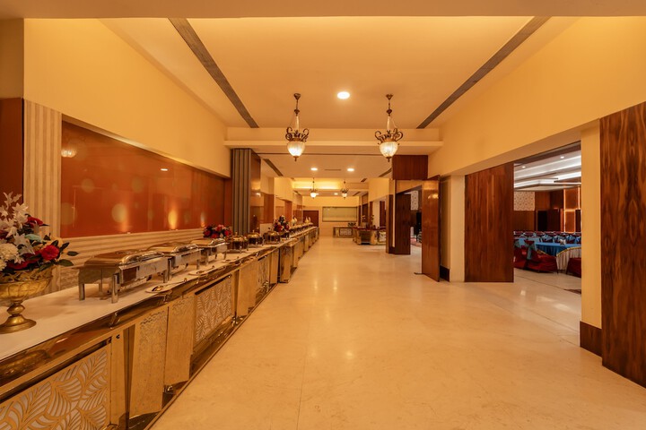 Ballroom/Hall 53 of 69